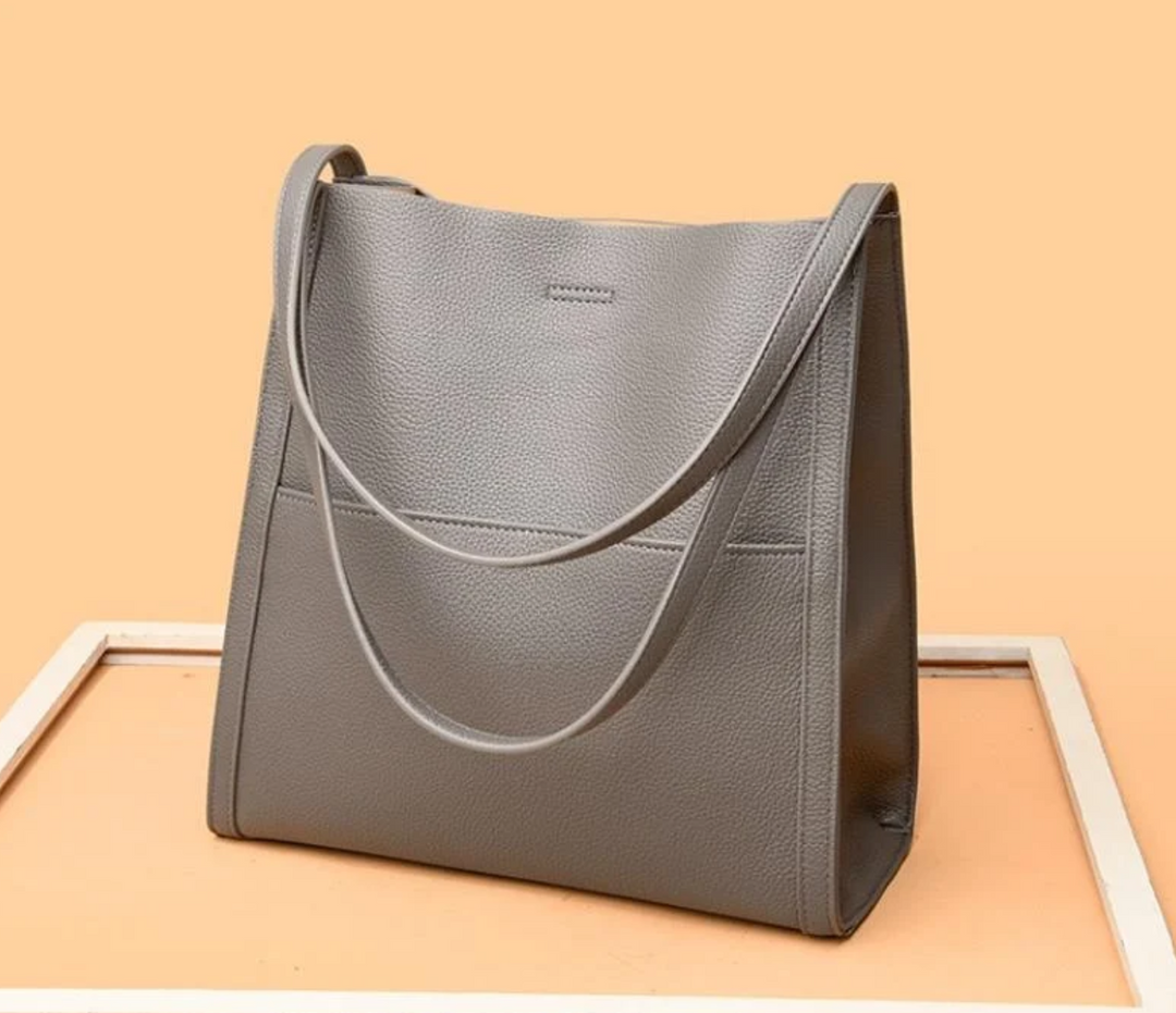 SOLANDA LEATHER SHOULDER BAG