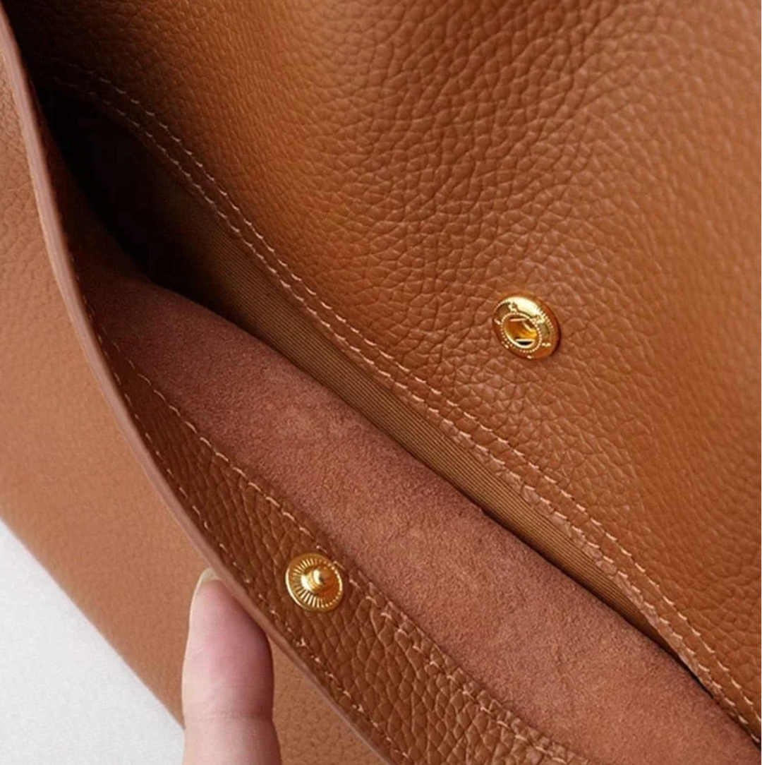 SOLANDA LEATHER SHOULDER BAG