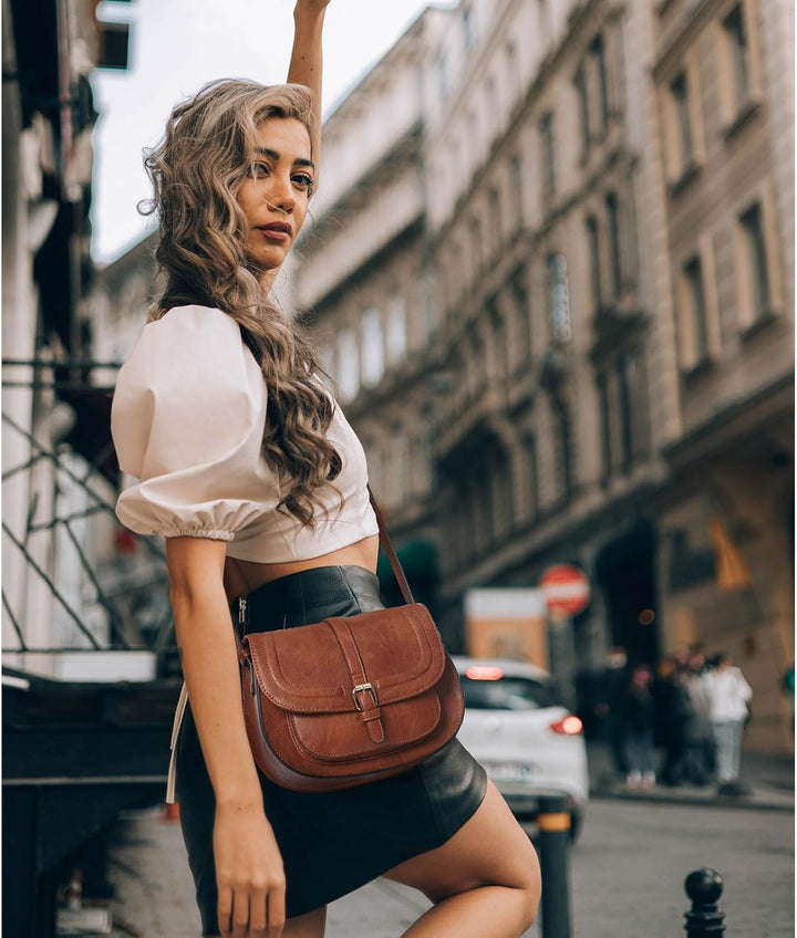 ARIELLA SMALL SADDLE CROSSBODY BAG