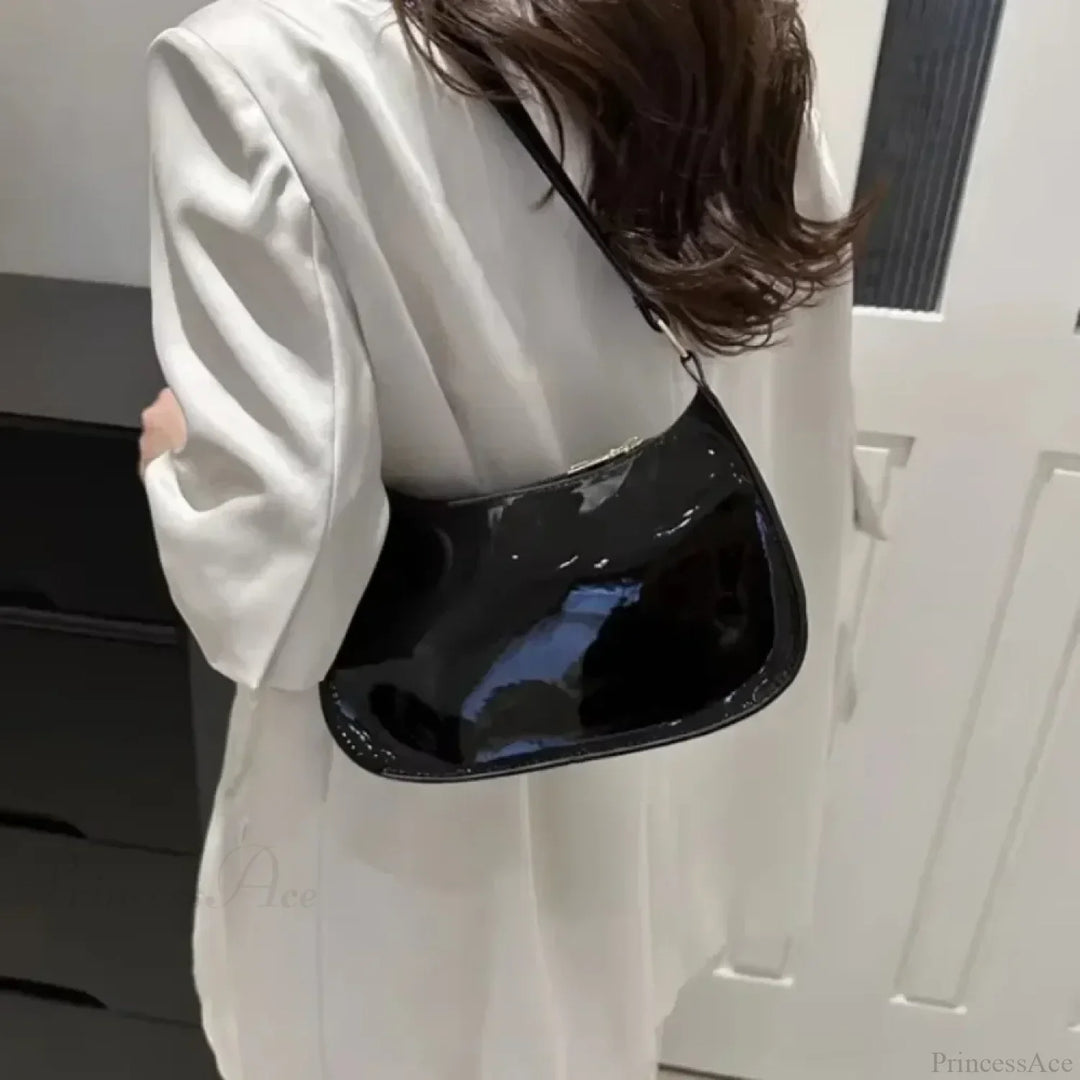 AMARI PATENT LEATHER SHOULDER BAG