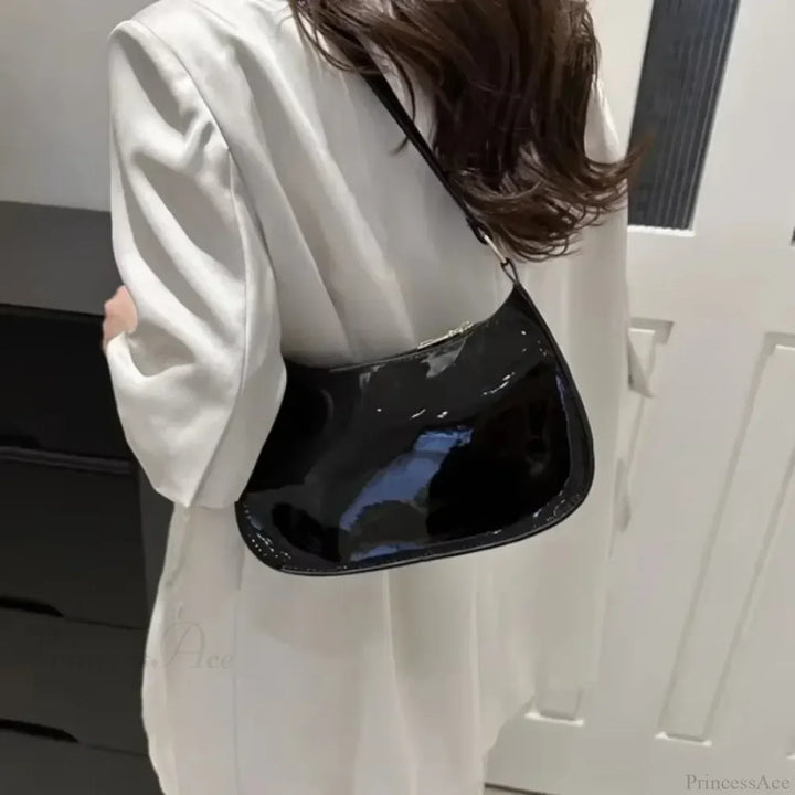 AMARI PATENT LEATHER SHOULDER BAG