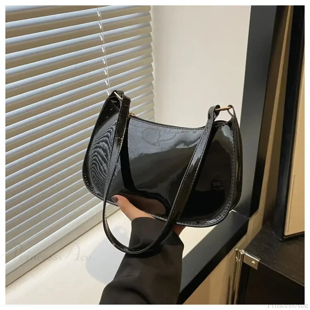 AMARI PATENT LEATHER SHOULDER BAG