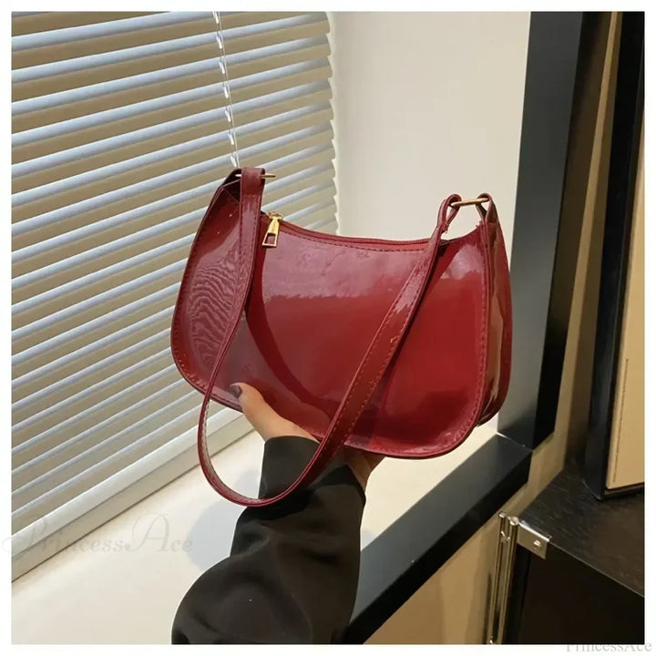 AMARI PATENT LEATHER SHOULDER BAG
