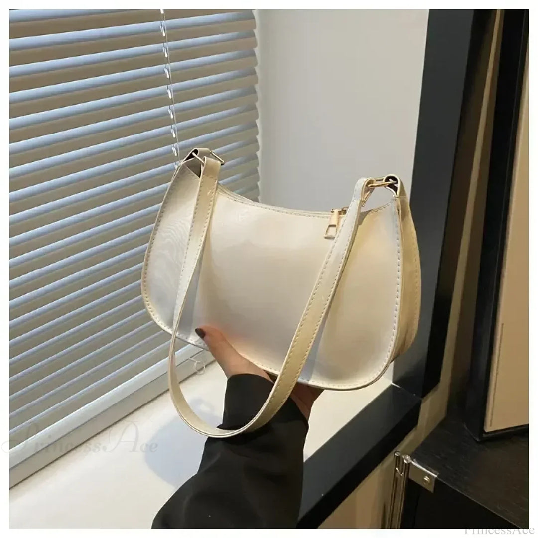 AMARI PATENT LEATHER SHOULDER BAG