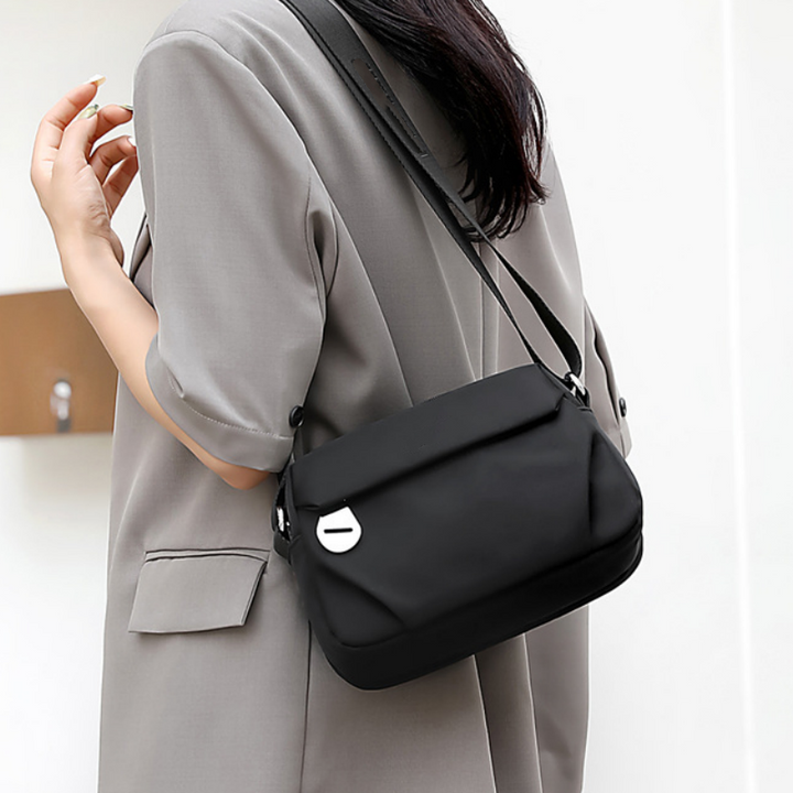NATALIA LIGHTWEIGHT MINIMALIST SHOULDER BAG