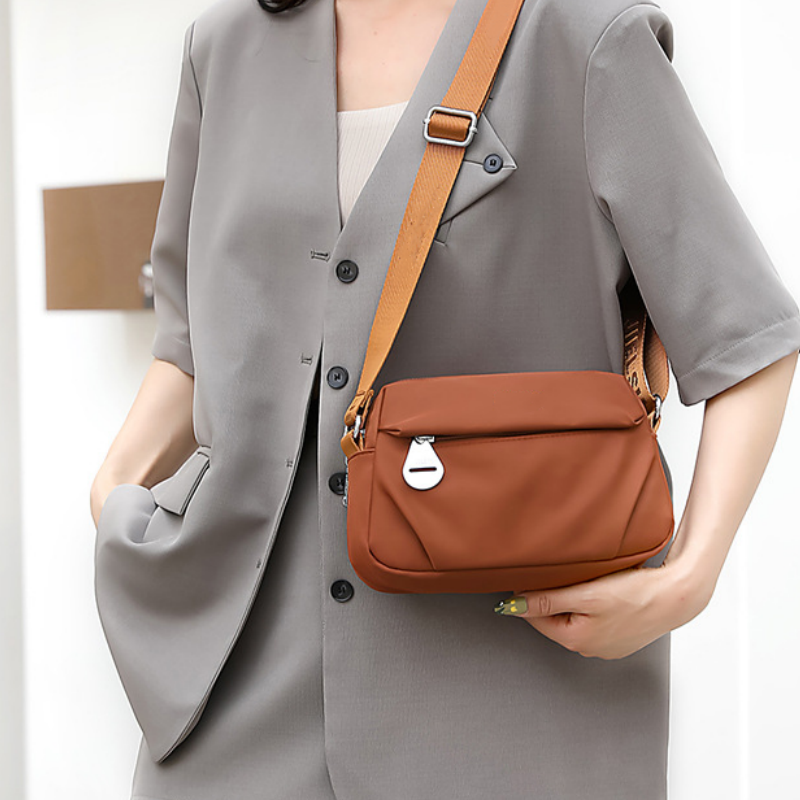 NATALIA LIGHTWEIGHT MINIMALIST SHOULDER BAG